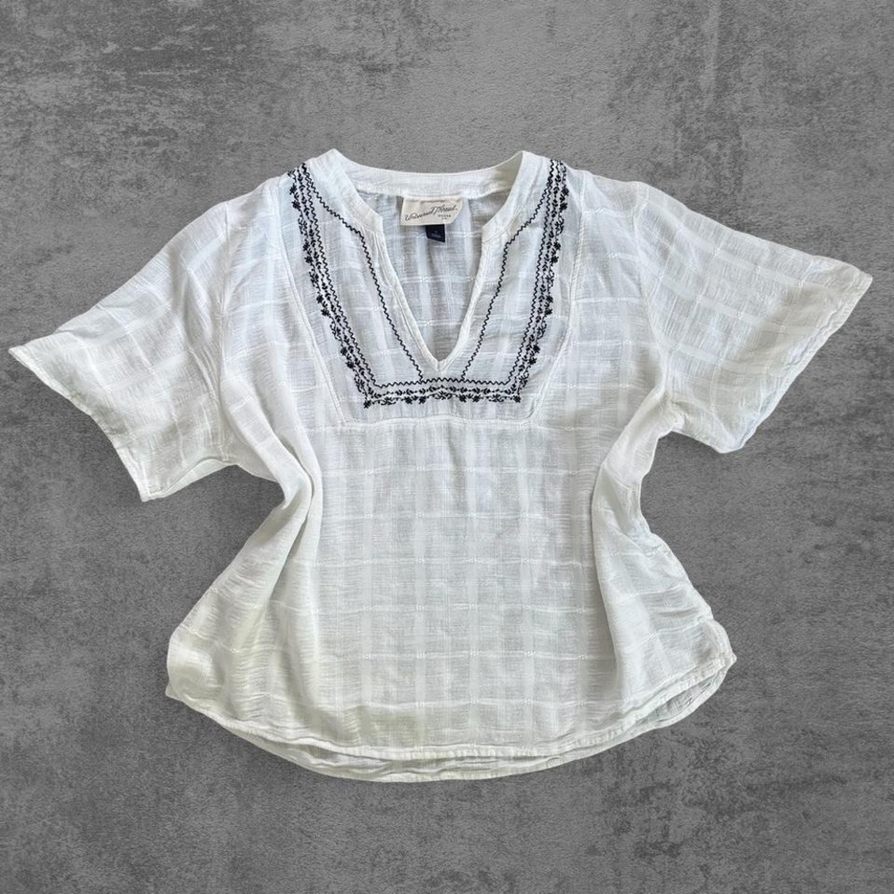 Universal Thread White Embroidered Split Neck Windowpane Blouse Small